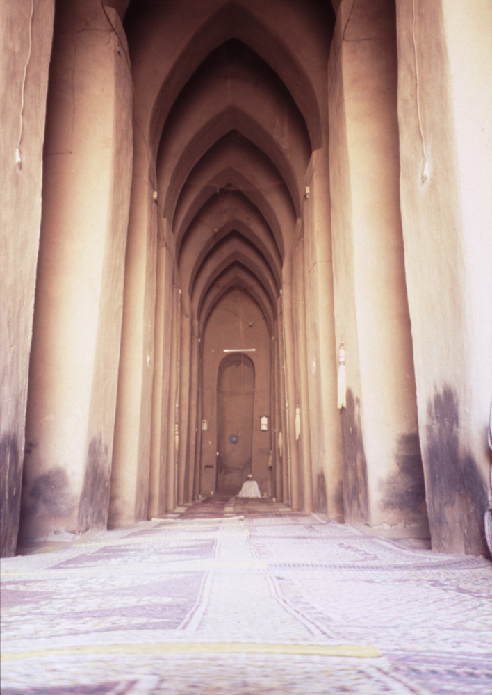 泥の大モスク　内部
